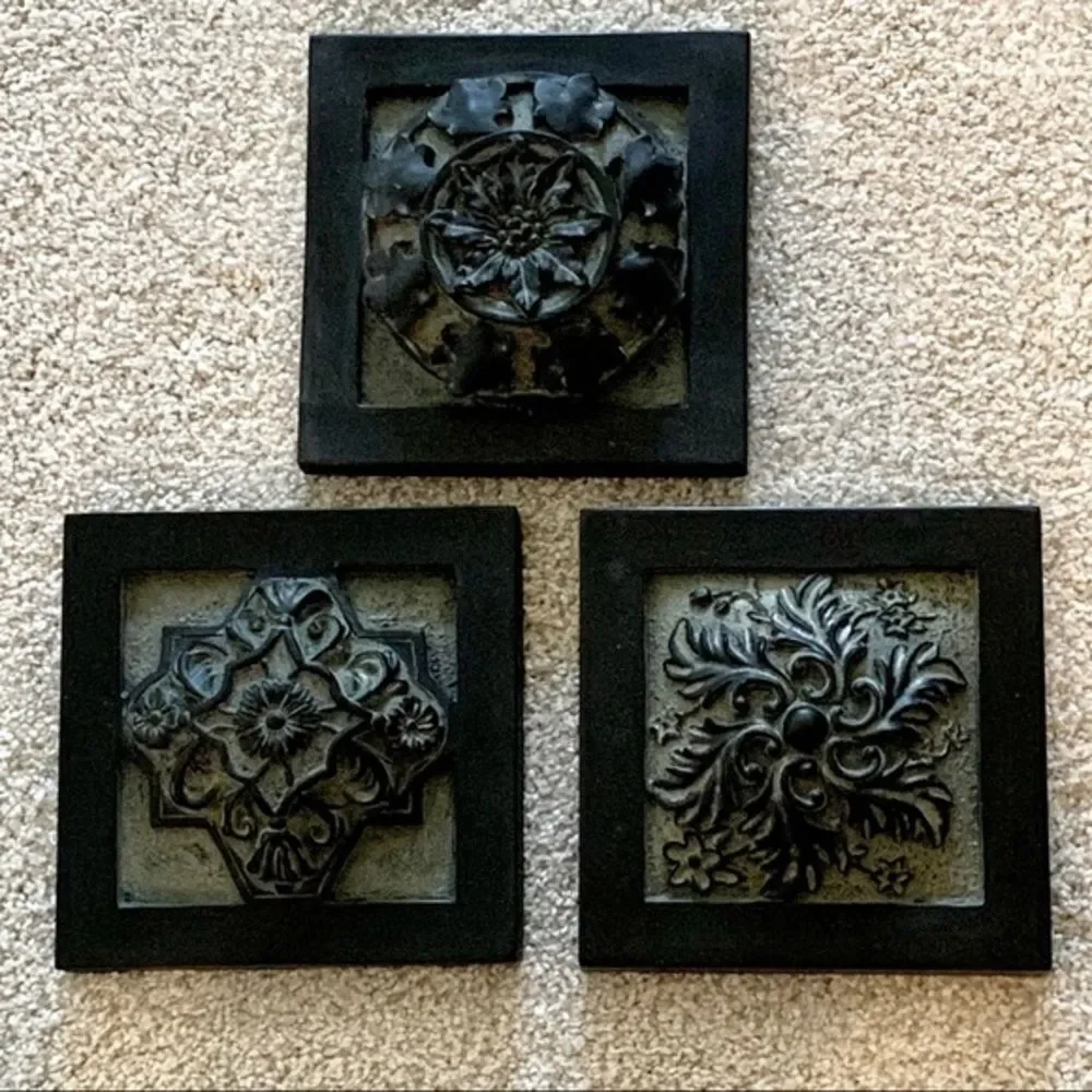 3 Black‎ Resin Composite Wall Plaques